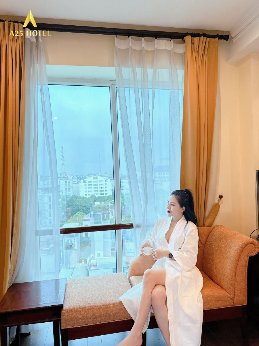 a25-hotel-review-giai-ma-view-cua-so-trieu-do-cung-hot-beauty-tai-15-tran-quoc-toan