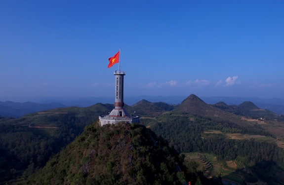 tour-ha-giang-cao-nguyen-da-pac-bo-thac-ban-gioc-dong-nguom-ngao