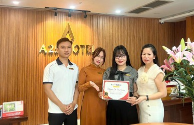 Trao giải cuộc thi viết 