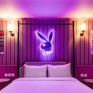 A25 Premium Hotel 31 Truong Cong Giai – The Perfect Getaway for Couples Seeking Something Different