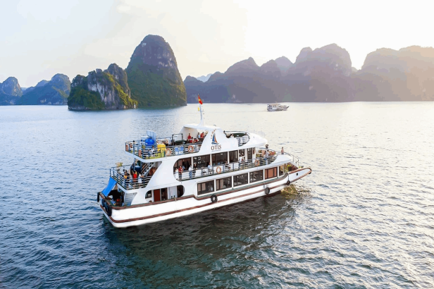 HANOI - HALONG BAY - SURPRISING CAVE - TITOP ISLAND