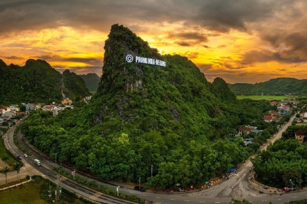 HANOI - QUANG BINH - PHONG NHA - SAND DUNES - VUNG CHUA (3 start)
